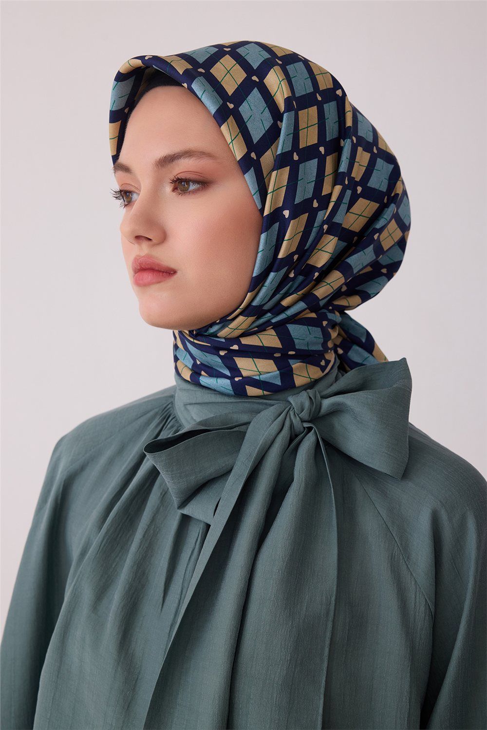 Belli 2026 - 2027 Sonbahar Kış Twill İpek Eşarp 4408D 81